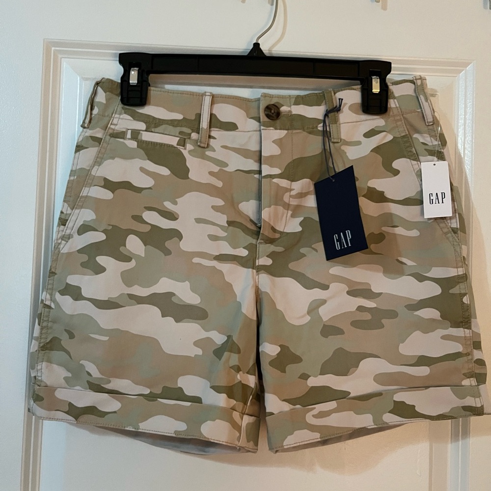 NWT Gap shorts size 4
